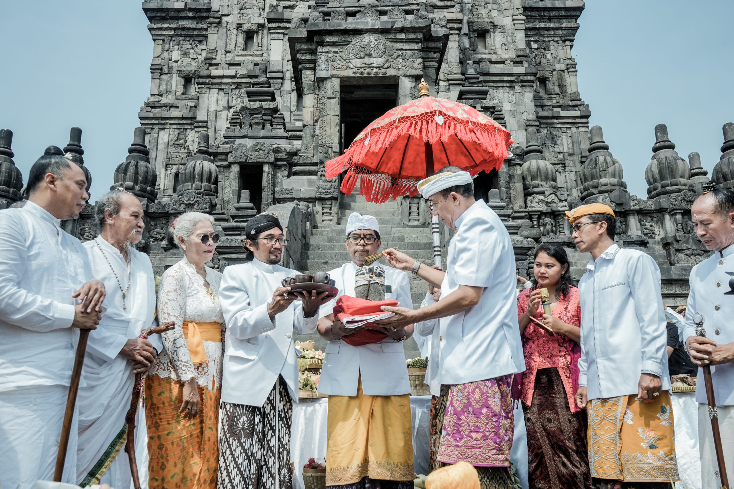 Abhiseka Perkuat Unsur Spiritual Candi Prambanan