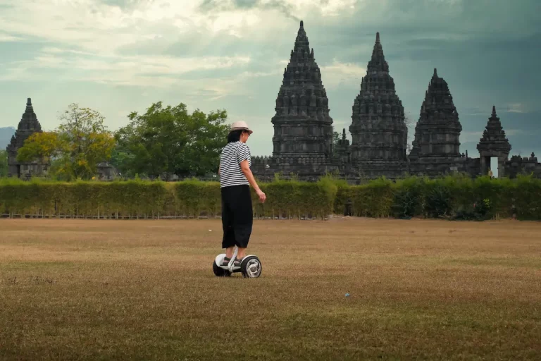 liburan di candi prambanan