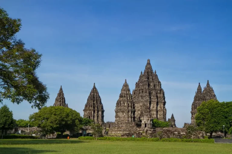 relief candi prambanan