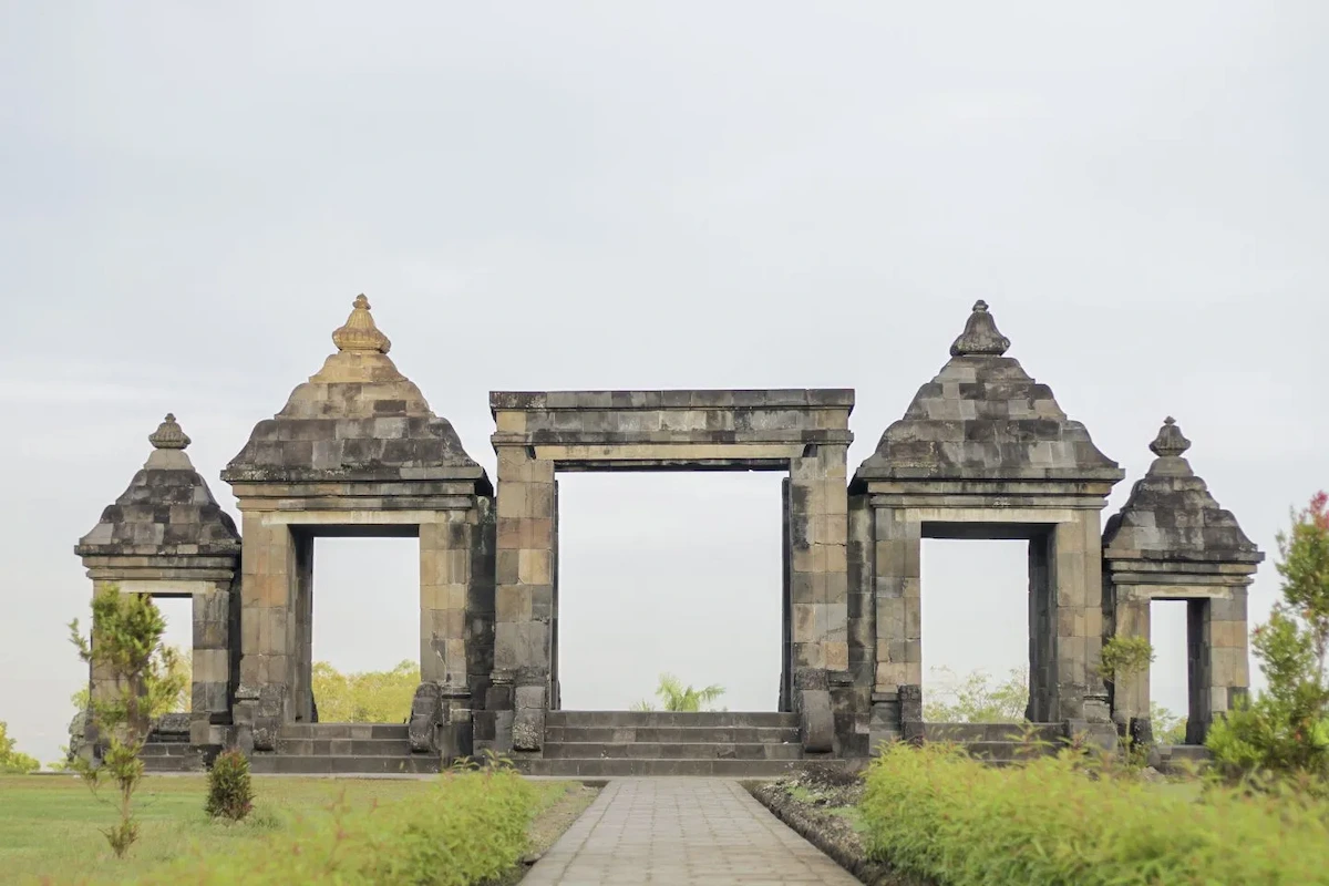 shuttle prambanan ke ratu boko